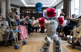 'الروبوت الاجتماعي' صديق معاون في تأمين الاستقلالية لكبار السن ولذوي الاعاقة